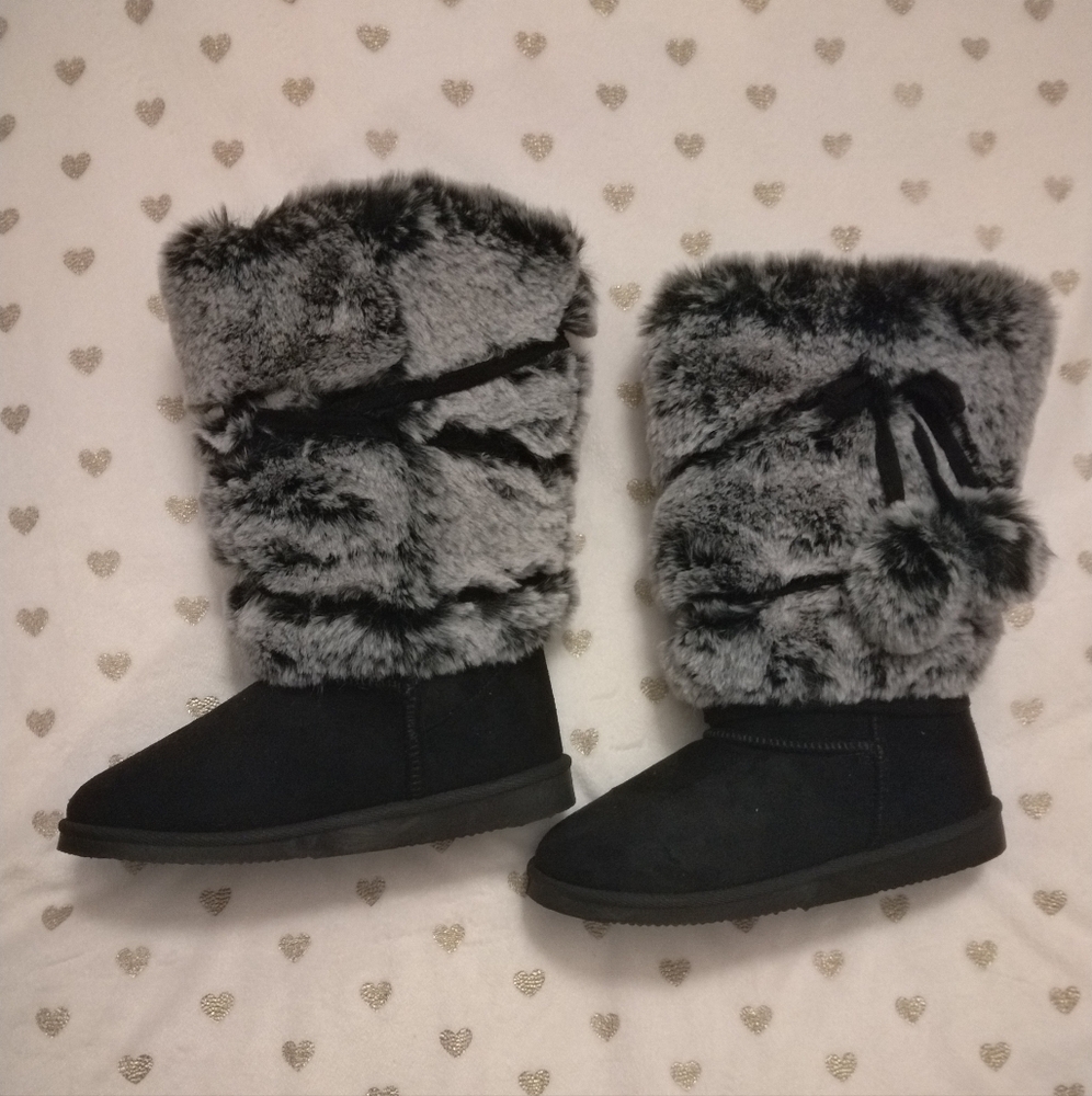 🔥3/$70 🎉S-HP🎉 *NWOT* FabKids Girl's Faux Fur Black and Gray Boots - Picture 6 of 8